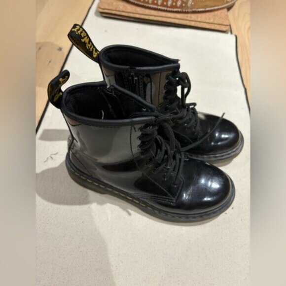 EUC-Junior 1460 Patent Leather Lace UpBoots in Black | Dr. Martens - Picture 12 of 12